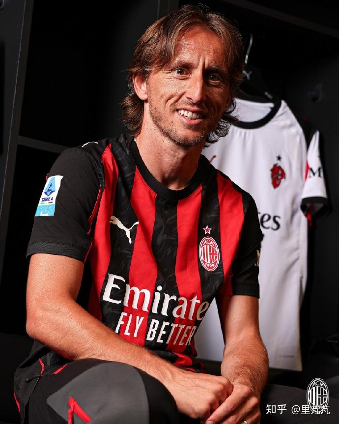 恒大国脚做青训直面现实：想踢职业的孩子少了