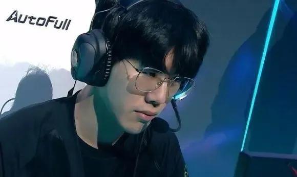 字母哥的健 字母哥的健